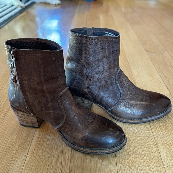 EUC distressed leather ankle boots - Picture 2 of 8